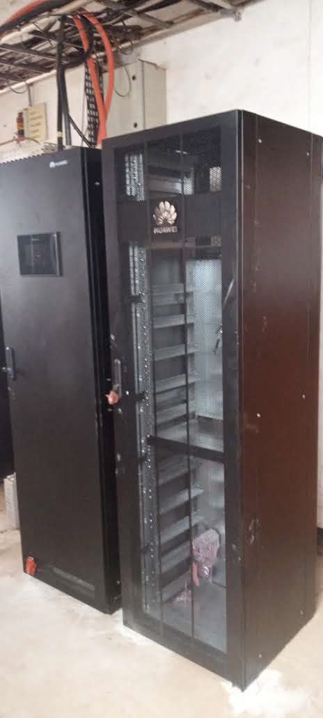 Armoire technique Huawei installée par LMBECOPRO
